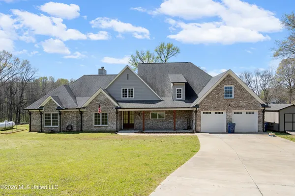 $549,900 | 4065 Misty Oaks Cove, Nesbit, MS 38651