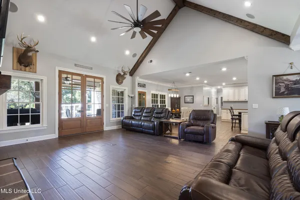 $549,900 | 4065 Misty Oaks Cove, Nesbit, MS 38651