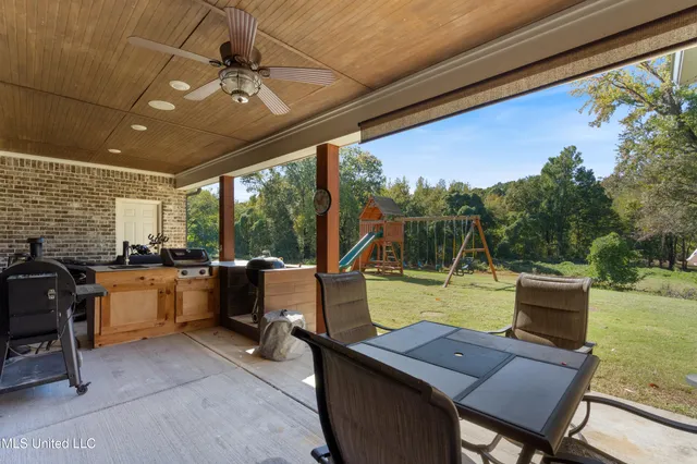 $563,000 | 4065 Misty Oaks Cove, Nesbit, MS 38651