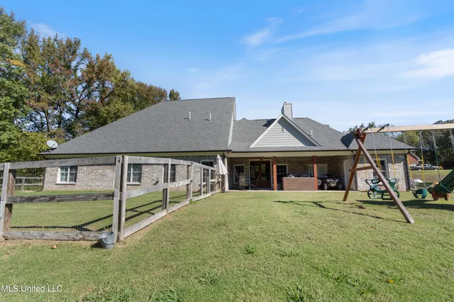 $563,000 | 4065 Misty Oaks Cove, Nesbit, MS 38651