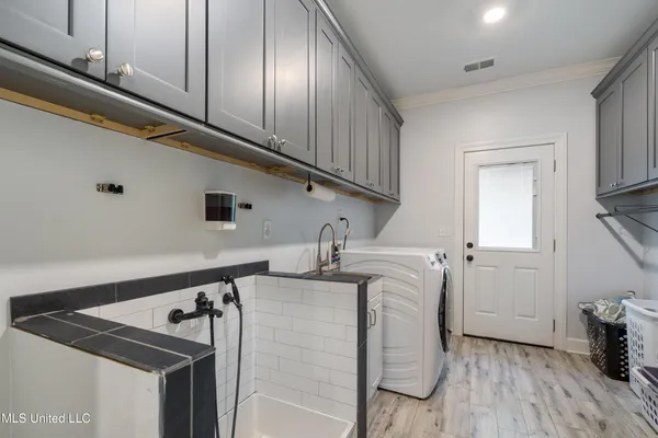 $549,900 | 4065 Misty Oaks Cove, Nesbit, MS 38651