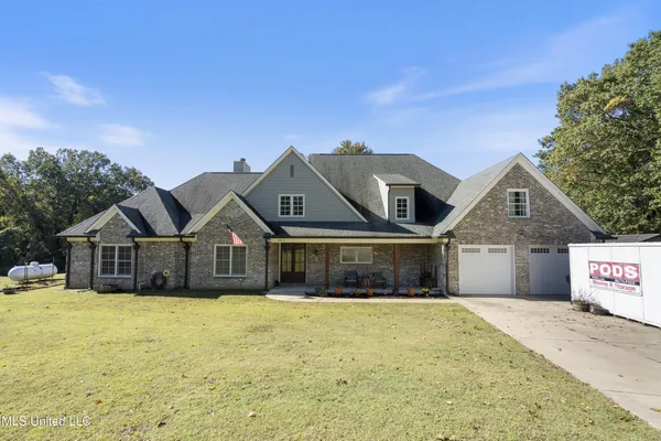 $549,900 | 4065 Misty Oaks Cove, Nesbit, MS 38651
