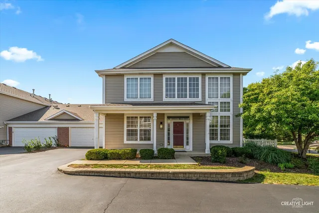 $2,400 | 230 St James Parkway, Unit A, Sugar Grove, IL 60554