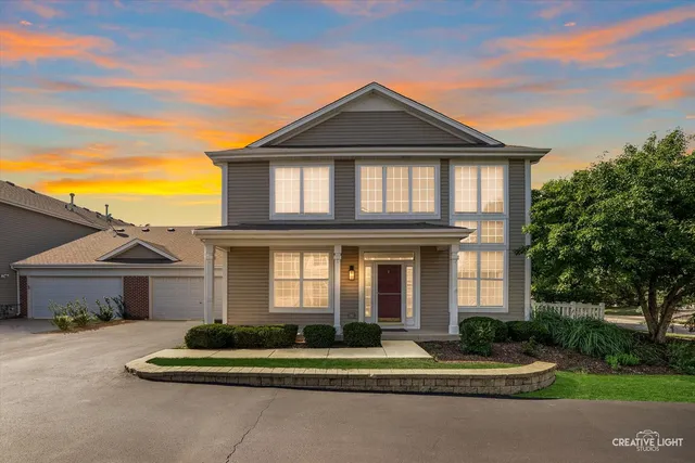 $2,400 | 230 St James Parkway, Unit A, Sugar Grove, IL 60554