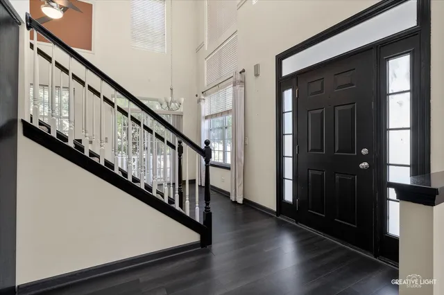 $2,400 | 230 St James Parkway, Unit A, Sugar Grove, IL 60554