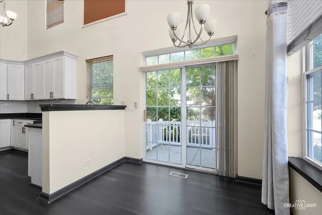 $2,400 | 230 St James Parkway, Unit A, Sugar Grove, IL 60554