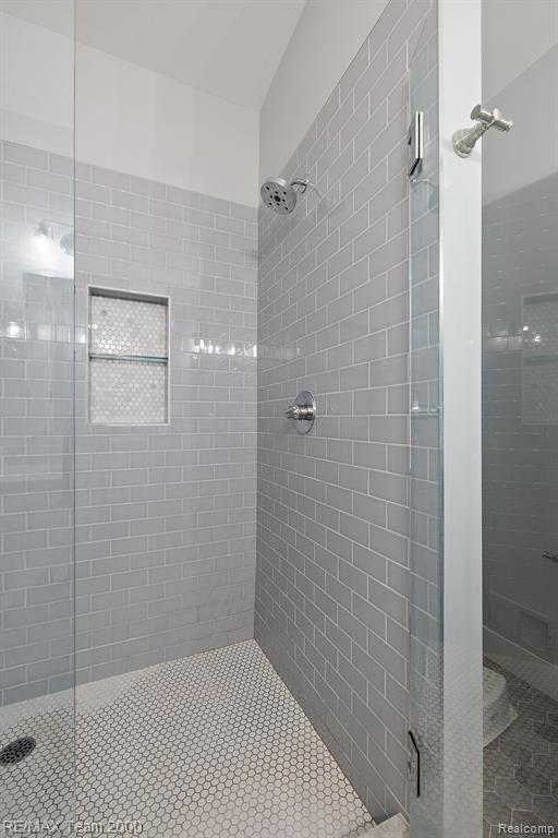 2064 Yorkshire Road Birmingham, MI 48009 - Photo 46 of 59