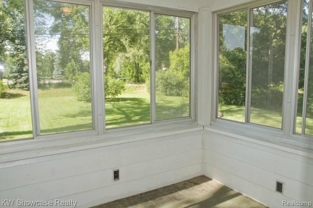 7875 Commerce Road West Bloomfield, MI 48324 - Photo 20 of 26 porch.jpg