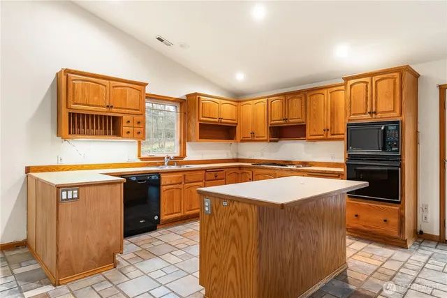 $949,000 | 31727 76th Avenue Northwest, Stanwood, WA 98292