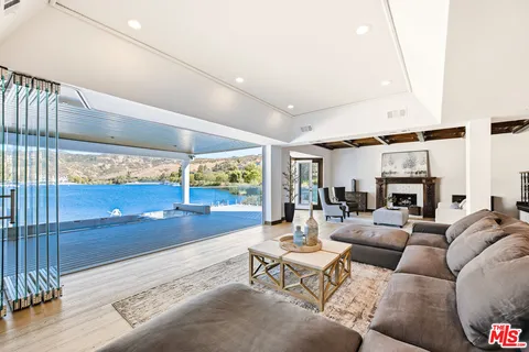 $5,500,000 | 3704 Capstan Circle, Westlake Village, CA 91361