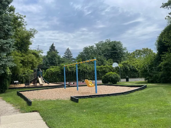 $2,000 | 24750 Olde Orchard Street, Novi, MI 48375