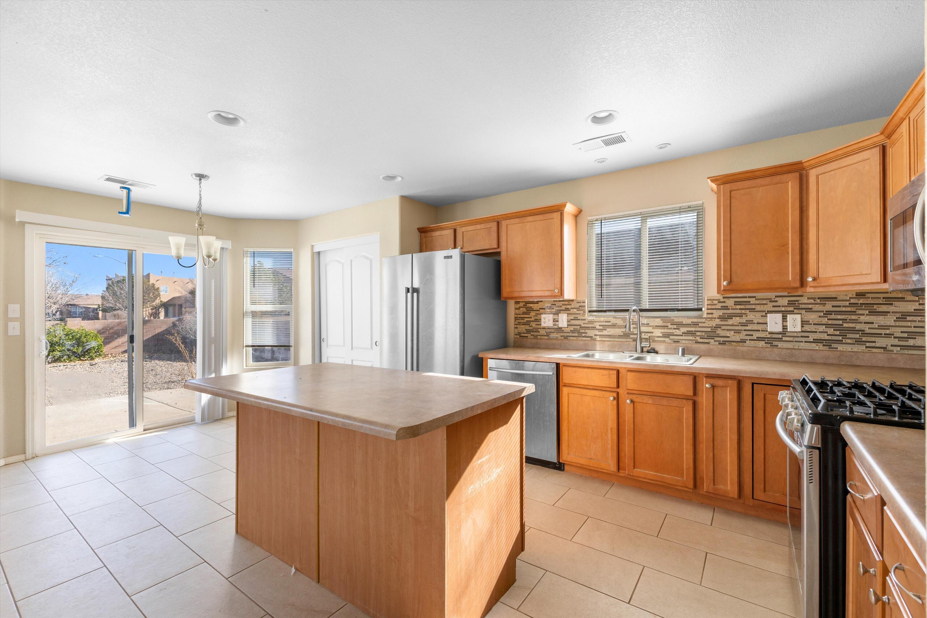3333 Hunters Meadows Circle Northeast Rio Rancho, NM 87144 - Photo 8 of 39 Gallery Image 8