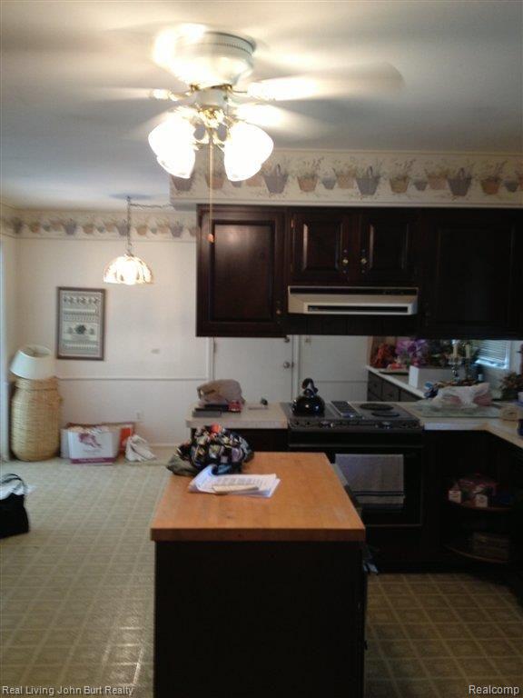 208 Aintree Road Rochester, MI 48306 - Photo 8 of 13 kitchen