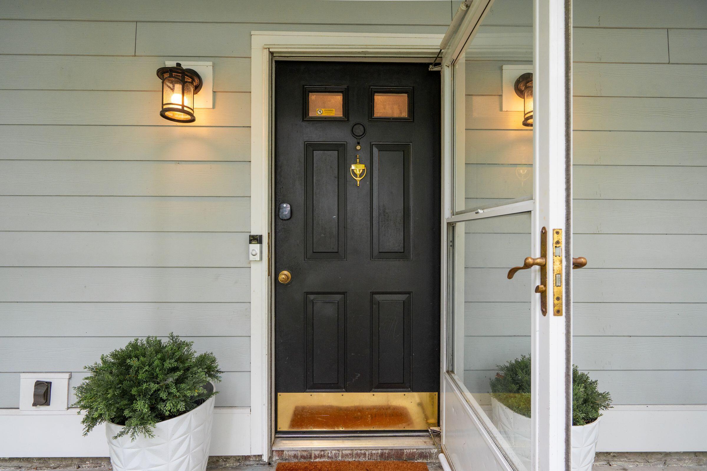 543 Castle Hall Road Mount Pleasant, SC 29464 - Photo 8 of 58 543CastleHallRd-KeenEyeMarketing-004