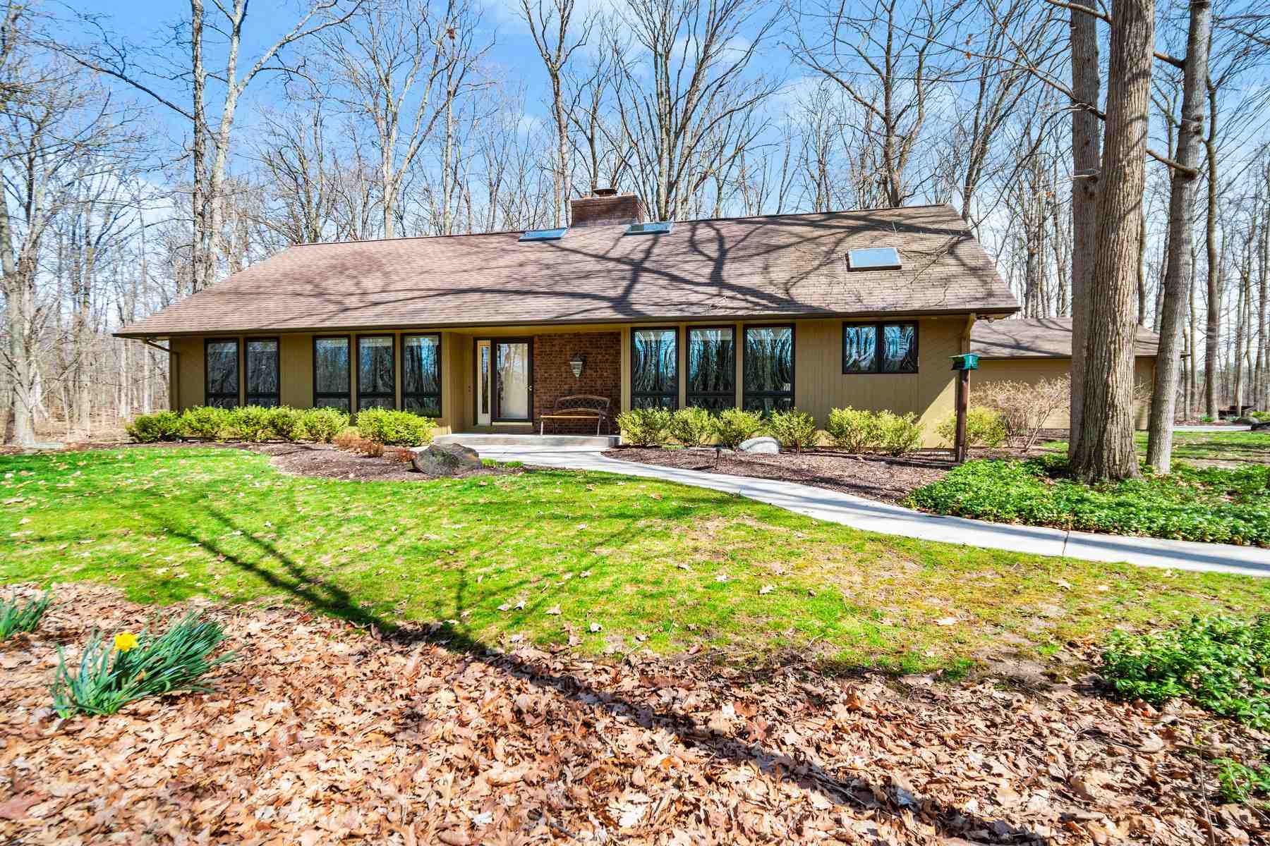 3907 Eggeman Road Fort Wayne, IN 46814 - Photo 1 of 35