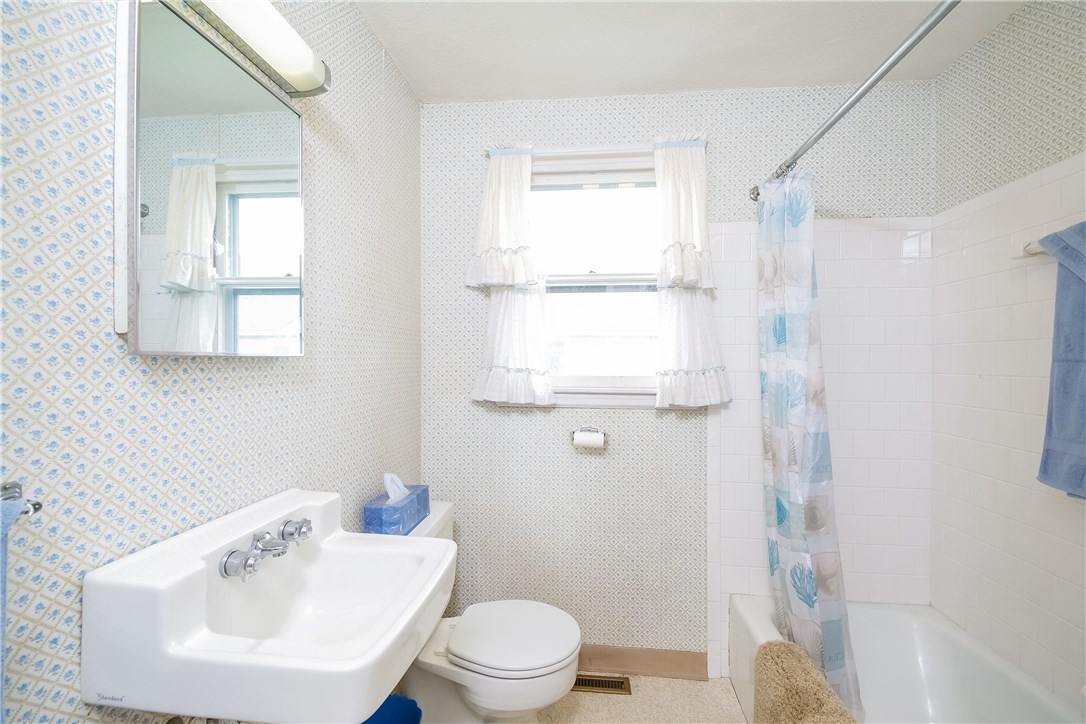 13 Tidewater Road Narragansett, RI 02882 - Photo 15 of 26