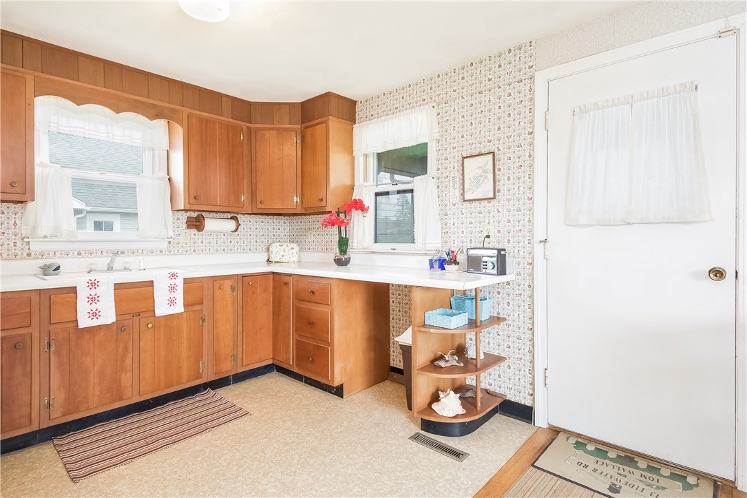 13 Tidewater Road Narragansett, RI 02882 - Photo 7 of 26