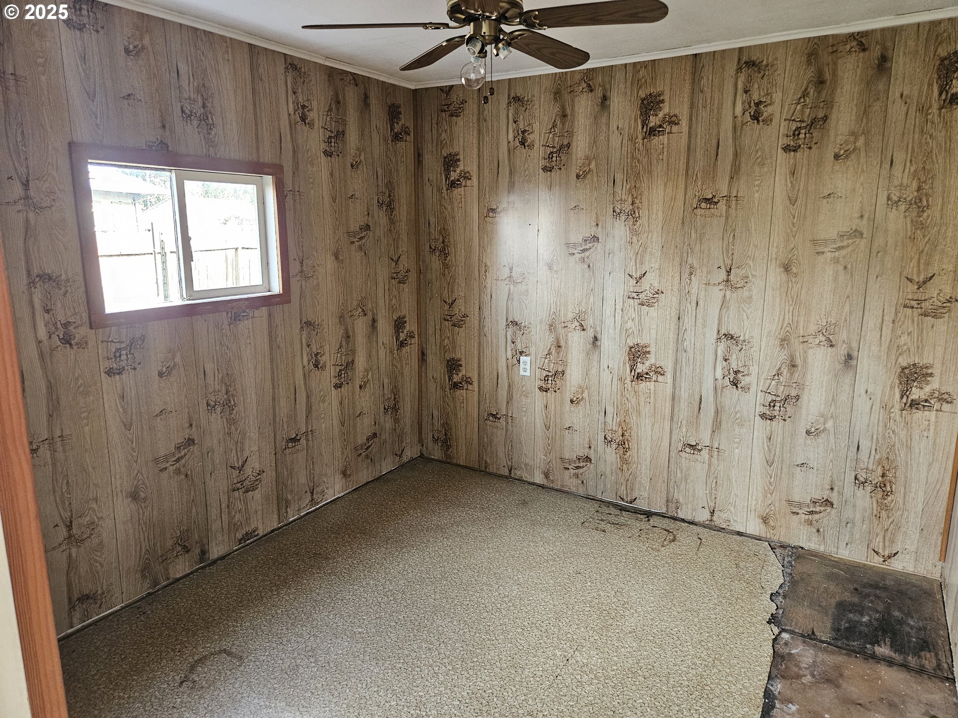 142 South Comstock Road Sutherlin, OR 97479 - Photo 8 of 12