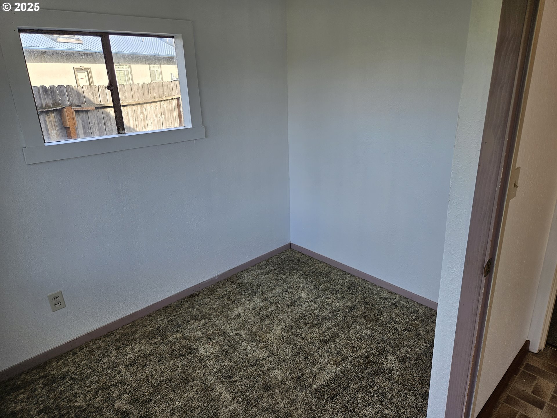 142 South Comstock Road Sutherlin, OR 97479 - Photo 9 of 12