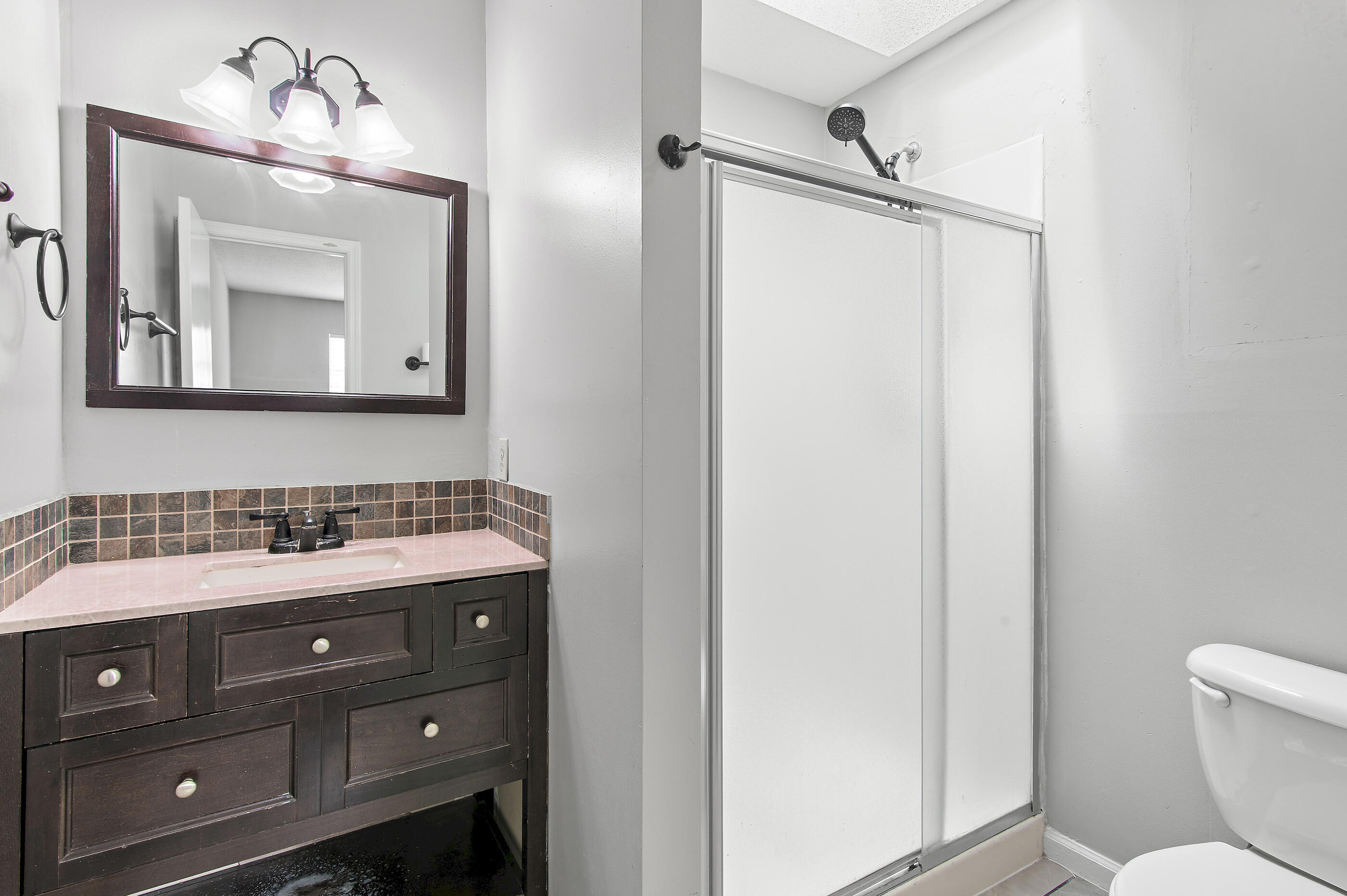 50 Rue D Honfleur Destin, FL 32541 - Photo 14 of 25 Primary bathroom