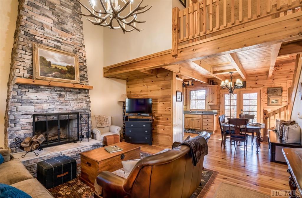 271 Rendezvous Ridge, Unit B Cashiers, NC 28717 - Photo 8 of 25 Gallery Image 8