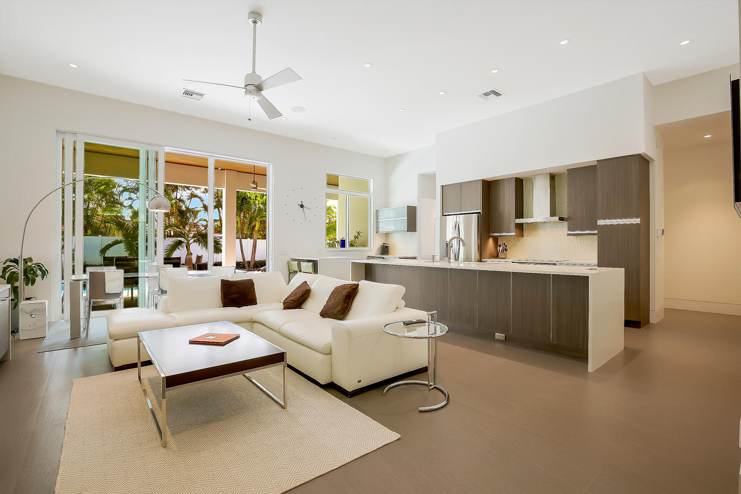 218 Bamboo Road Palm Beach Shores, FL 33404 - Photo 5 of 24 218 Bamboo Rd Palm Beach-large-006-12-Li