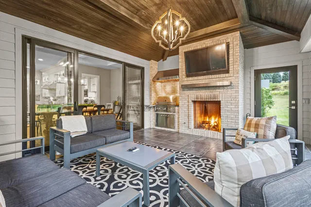 $2,300,000 | 1634 Trinity Ridge Circle, De Pere, WI 54115