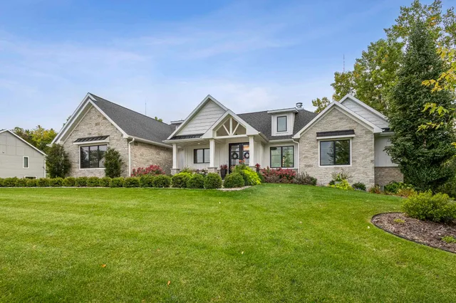 $2,300,000 | 1634 Trinity Ridge Circle, De Pere, WI 54115