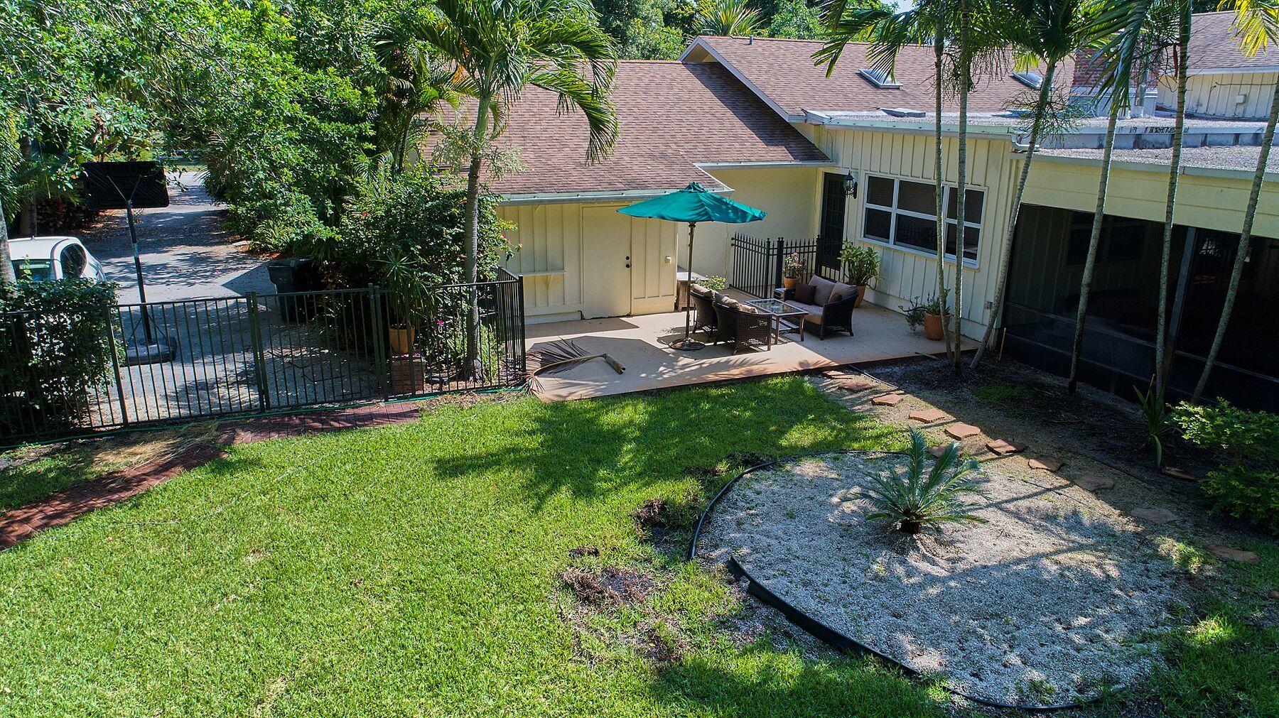 3860 Lone Pine Road Delray Beach, FL 33445 - Photo 32 of 44 outside patio