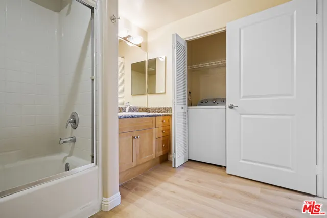 $2,500 | 100 South Alameda Street, Unit 308, Los Angeles, CA 90012