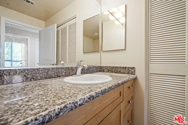 $2,500 | 100 South Alameda Street, Unit 308, Los Angeles, CA 90012