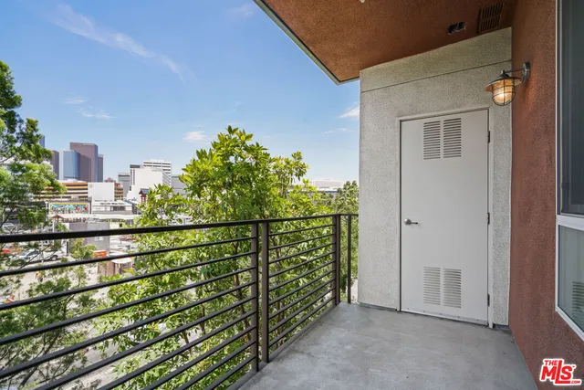 $2,500 | 100 South Alameda Street, Unit 308, Los Angeles, CA 90012