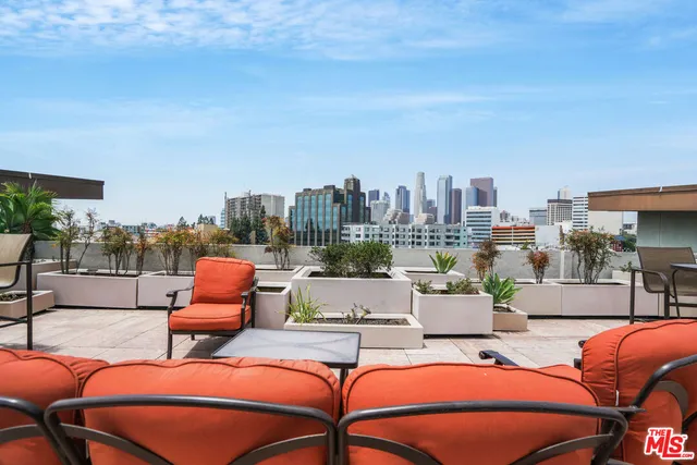 $2,500 | 100 South Alameda Street, Unit 308, Los Angeles, CA 90012