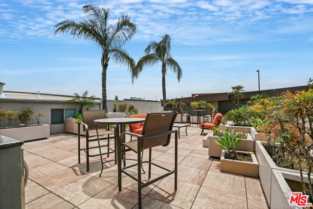 $2,500 | 100 South Alameda Street, Unit 308, Los Angeles, CA 90012