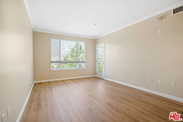 $2,500 | 100 South Alameda Street, Unit 308, Los Angeles, CA 90012