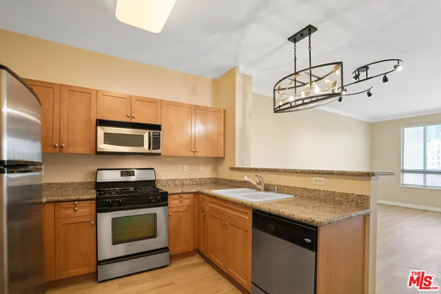 $2,500 | 100 South Alameda Street, Unit 308, Los Angeles, CA 90012