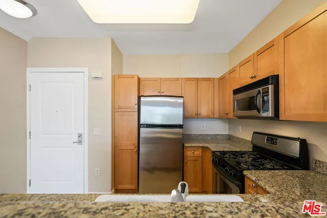 $2,500 | 100 South Alameda Street, Unit 308, Los Angeles, CA 90012