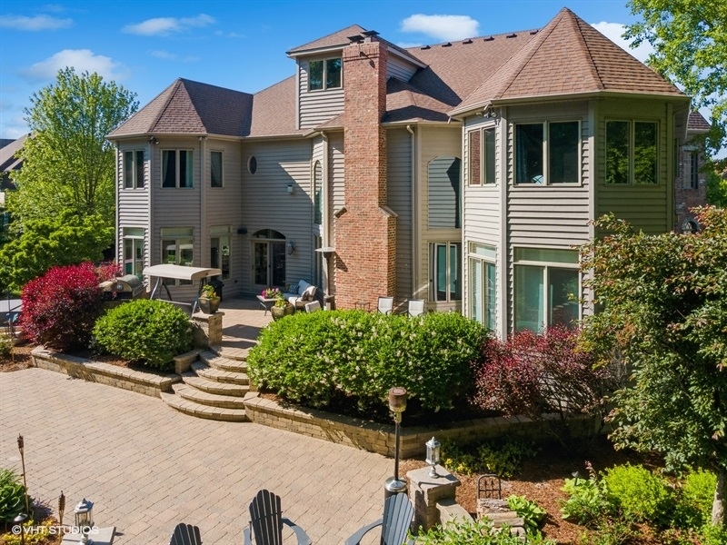 627 Alberosky Way Batavia, IL 60510 - Photo 6 of 73 front view of a house with a yard