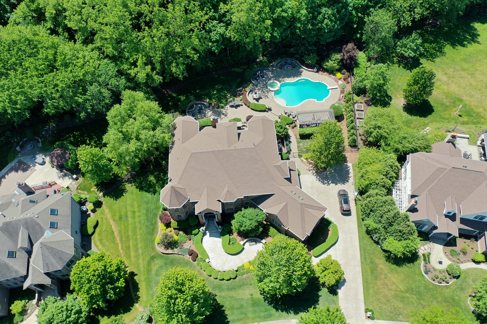 627 Alberosky Way Batavia, IL 60510 - Photo 61 of 73 an aerial view of a house with a yard and outdoor seating