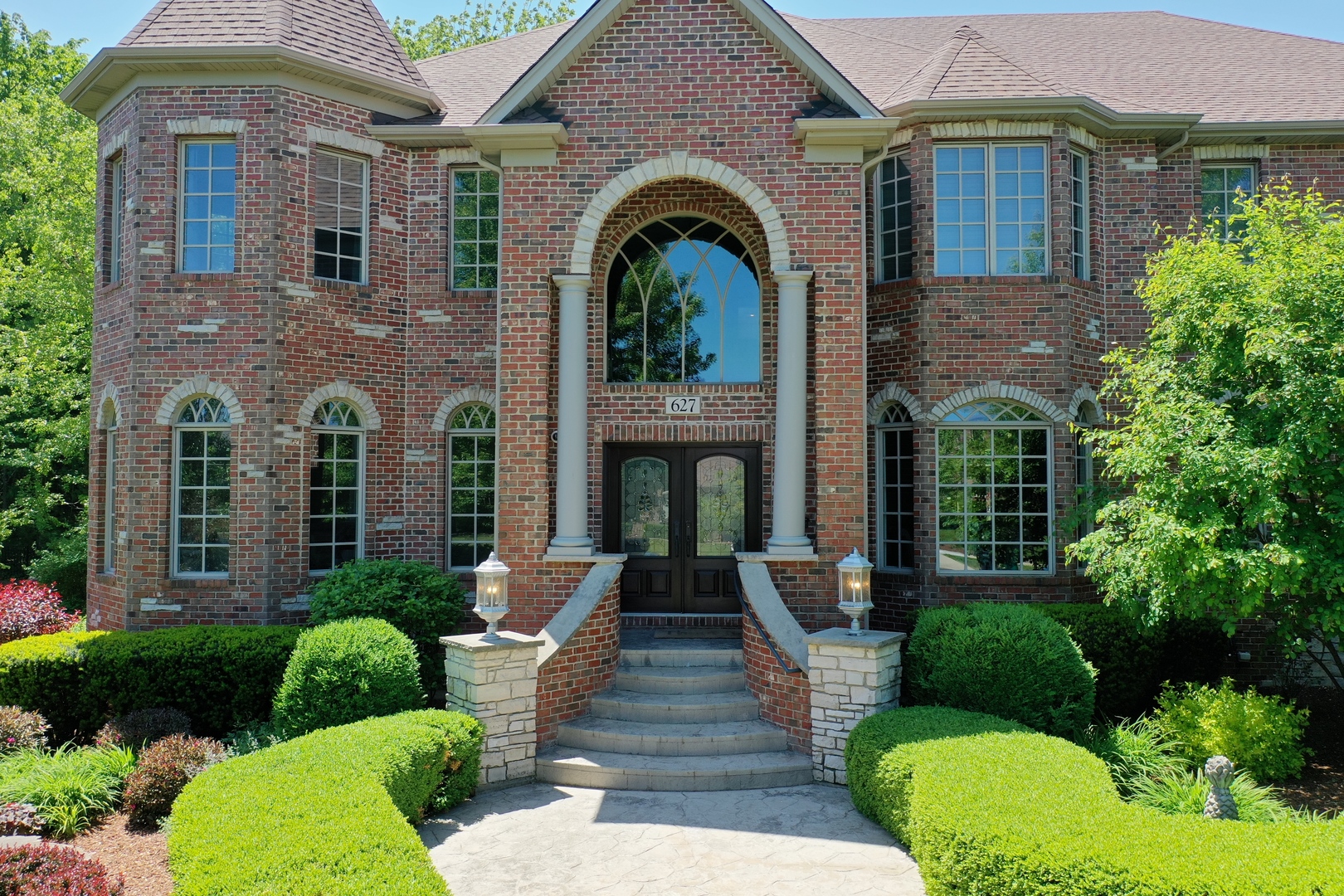 627 Alberosky Way Batavia, IL 60510 - Photo 64 of 73 a front view of a house