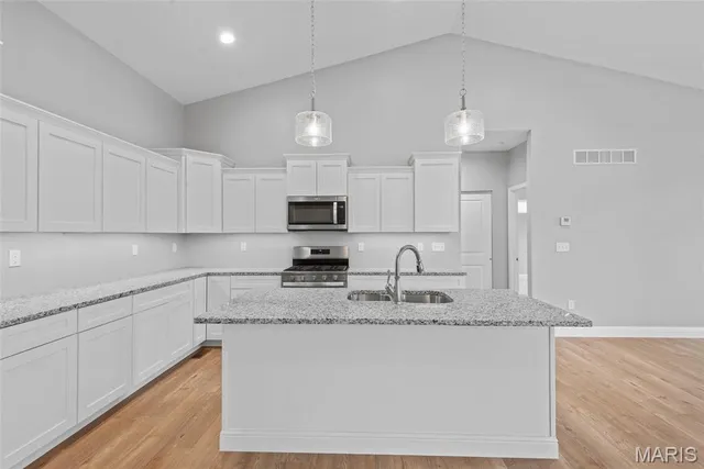 $500,000 | 237 Meridian Oaks Drive, Glen Carbon, IL 62034