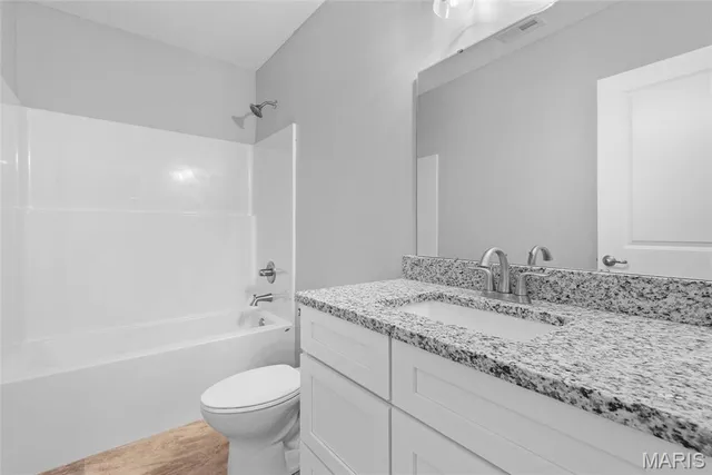 $500,000 | 237 Meridian Oaks Drive, Glen Carbon, IL 62034