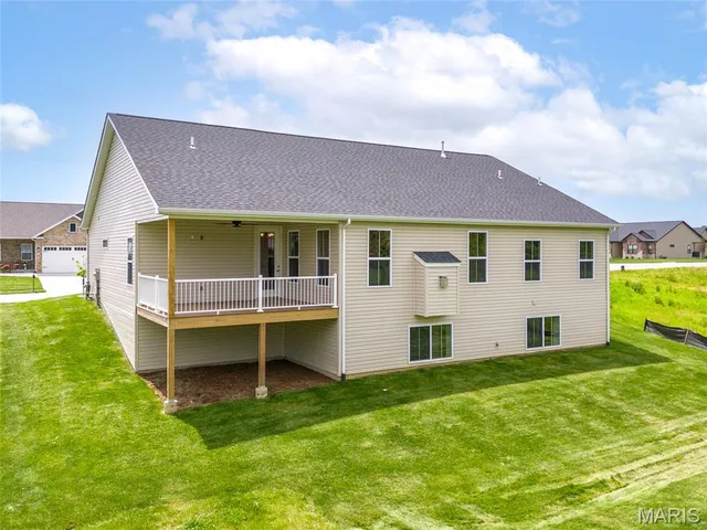 $500,000 | 237 Meridian Oaks Drive, Glen Carbon, IL 62034