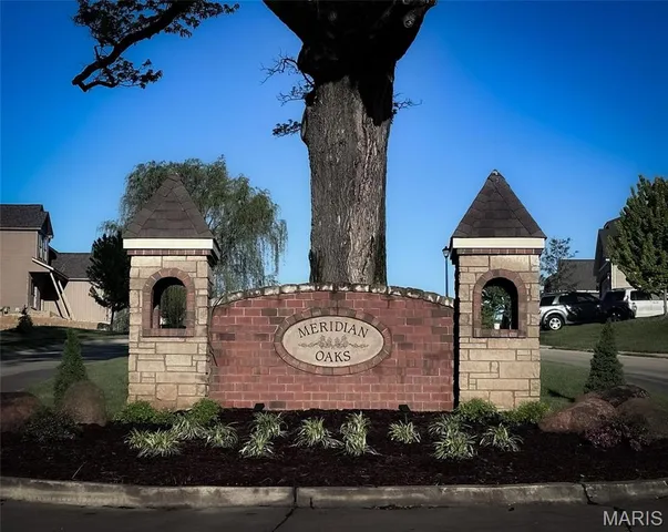 $500,000 | 237 Meridian Oaks Drive, Glen Carbon, IL 62034