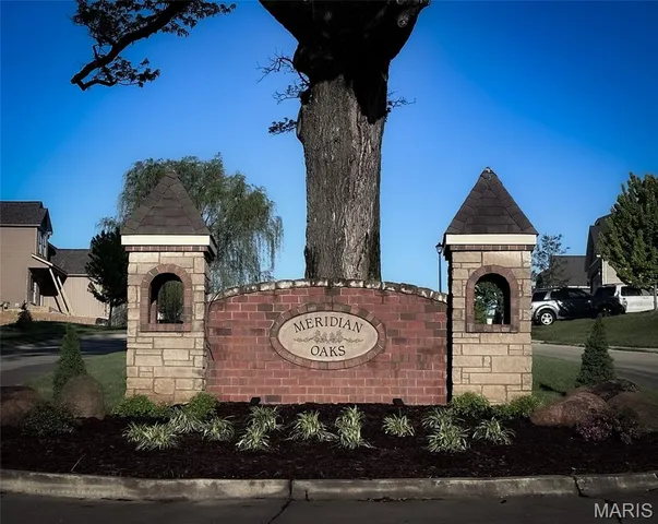 $500,000 | 237 Meridian Oaks Drive, Glen Carbon, IL 62034