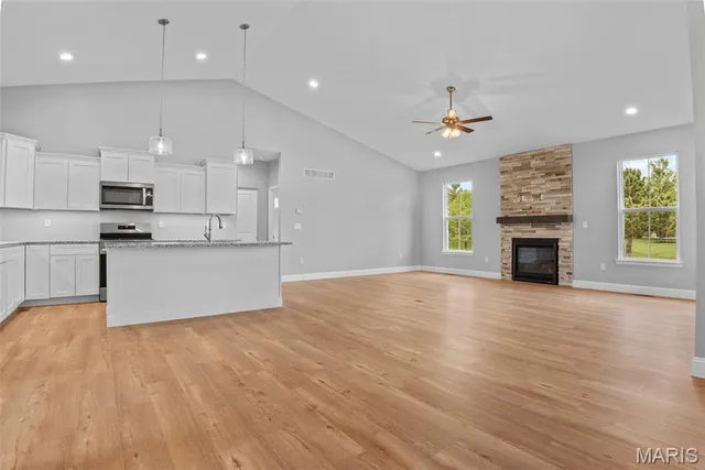 $500,000 | 237 Meridian Oaks Drive, Glen Carbon, IL 62034