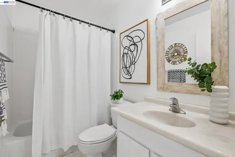 $999,000 | 28071 Dobbel Avenue, Hayward, CA 94542