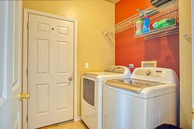 $420,000 | 1731 Redwood Lane, McHenry, IL 60051