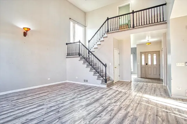 $420,000 | 1731 Redwood Lane, McHenry, IL 60051