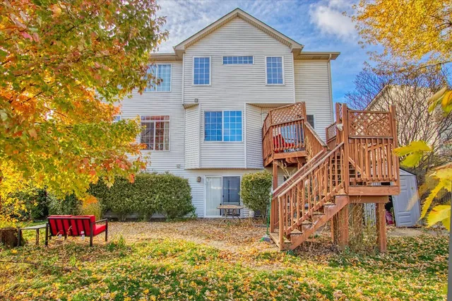 $420,000 | 1731 Redwood Lane, McHenry, IL 60051